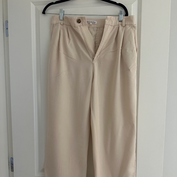 Reformation Size 4 Mason Cropped Pant Size 4 Sugar - Picture 1 of 3